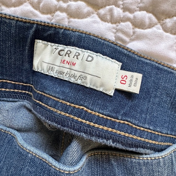 Classic Blue Women's Jeans - Picture 8 of 11